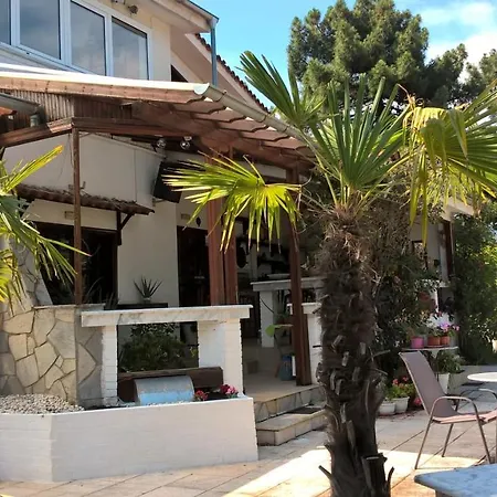 וילה Cavo Paradiso *