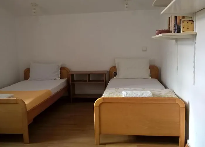 Willa Cavo Paradiso *